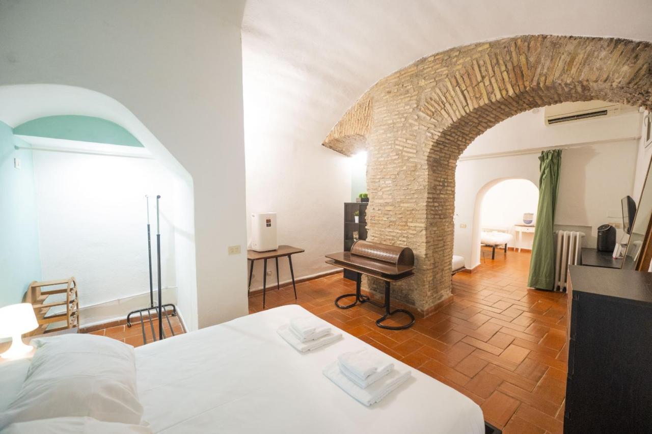 Campo De Fiori Grotto Apartment Rome Luaran gambar